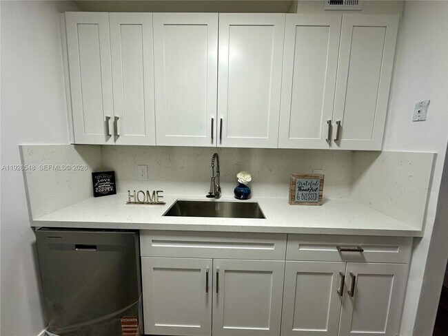 Building Photo - 13455 SW 9th Ct