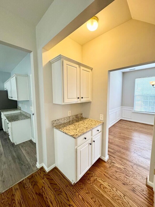 Building Photo - Fabulous Home in Ballantyne!!!