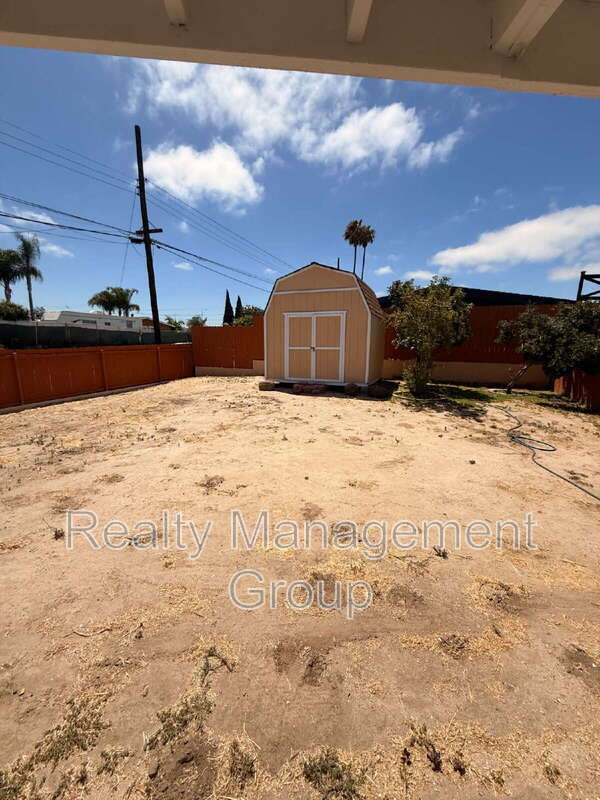 Building Photo - 98 E Palomar St