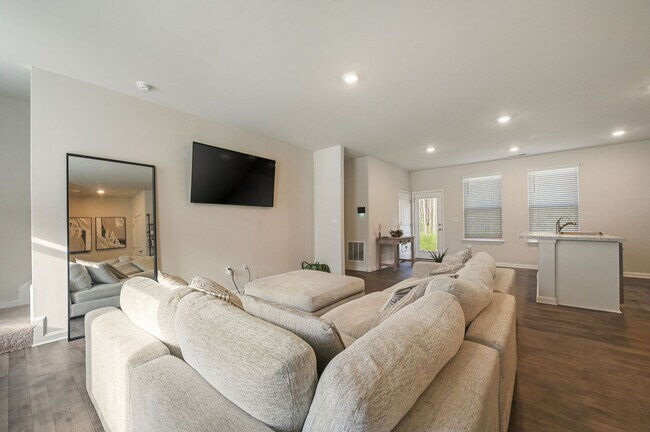 Building Photo - 193 Currant Cir