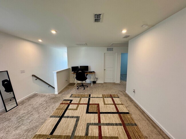 Building Photo - Beautiful 4BR/3BA Home in Parkside Crossing