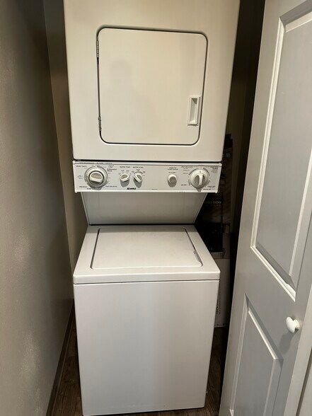 Washer & Dryer in Unit - 931 N 86th St
