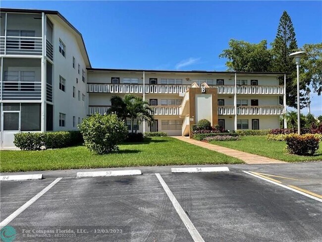 Building Photo - 83 Mansfield B