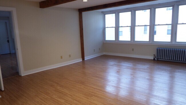 Building Photo - 161 Nashua St