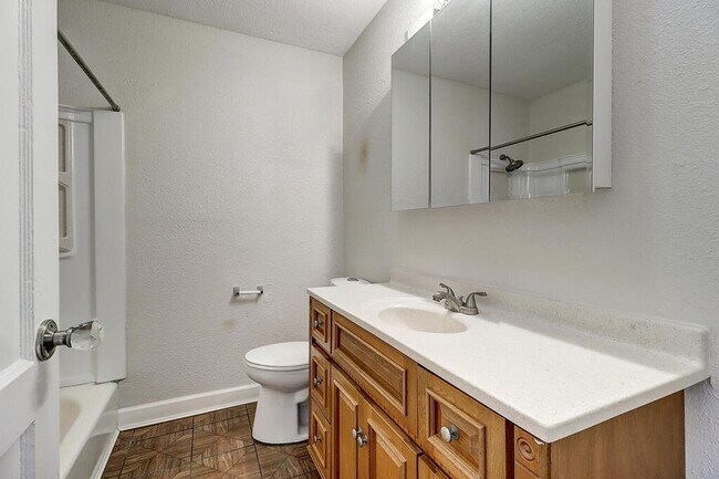 Building Photo - 722 Ralston Ave