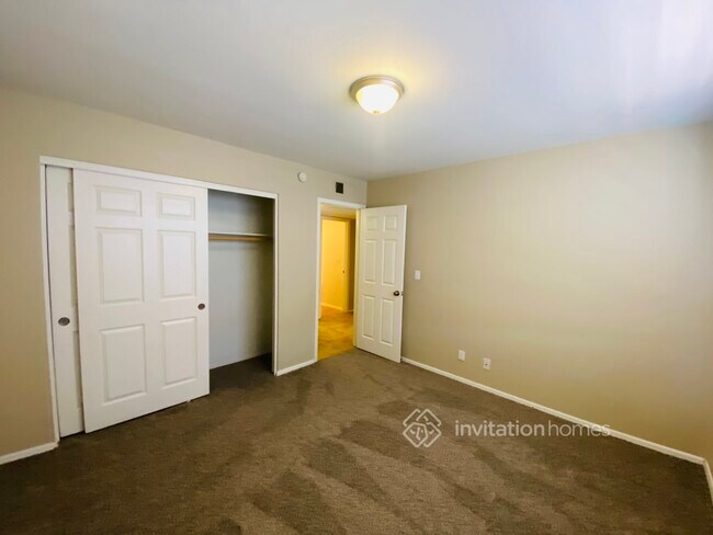 Building Photo - 1109 N Alder Ct