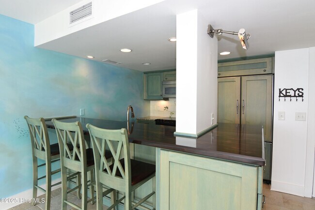 Building Photo - 322 Causeway Dr
