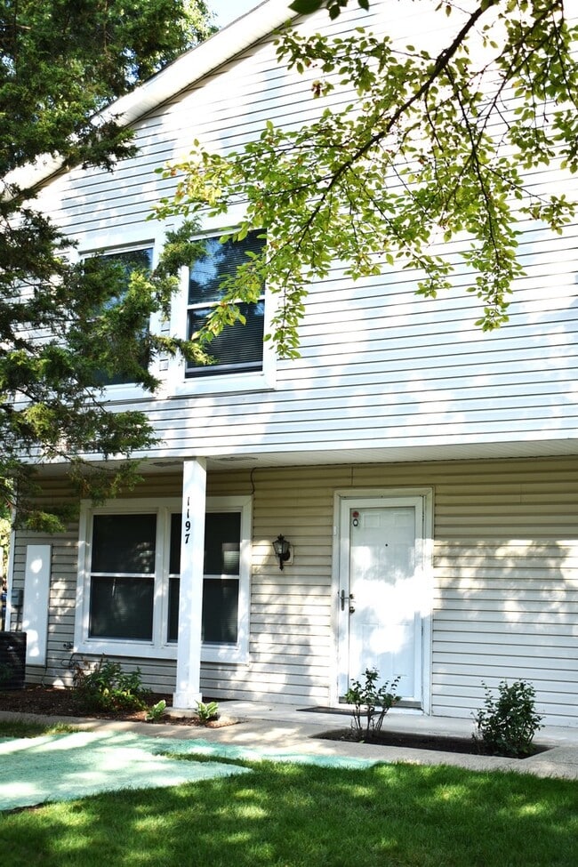 Building Photo - 1197 E Candlenut Ln