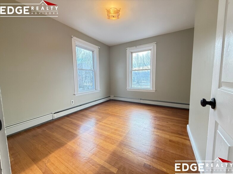 Building Photo - 7 High St Pl