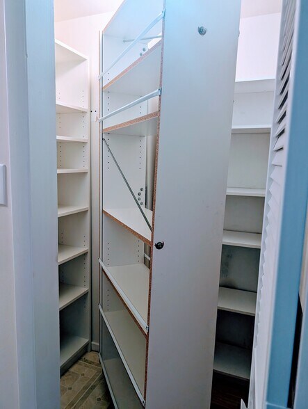 Building Photo - 8856 Youngsea Pl