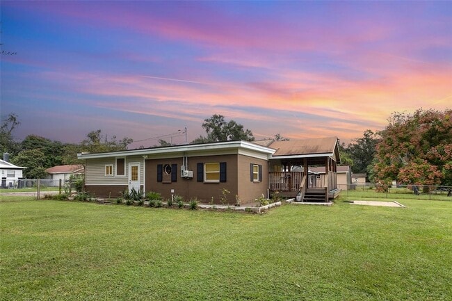 Building Photo - 932 Augusta St