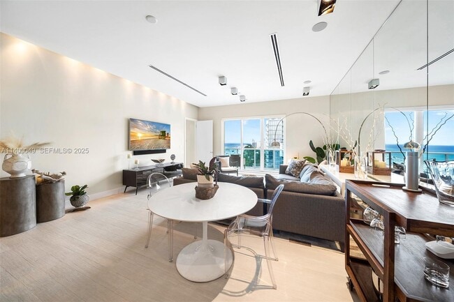 Building Photo - 2301 Collins Ave