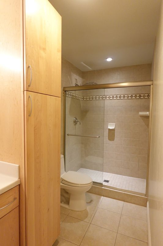 Building Photo - 410 N Civic Dr