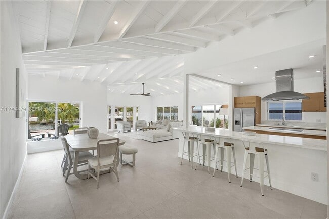 Building Photo - 12478 N Bayshore Dr