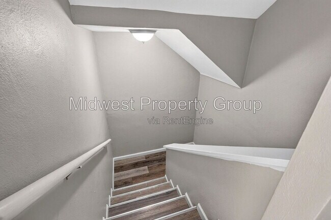 Building Photo - 10002 Kodiak Dr