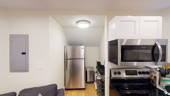 Building Photo - 1 Gloucester St