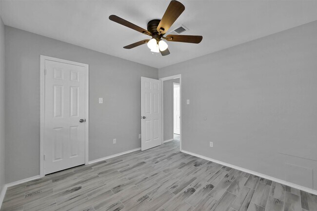 Building Photo - 2306 Piddler Dr