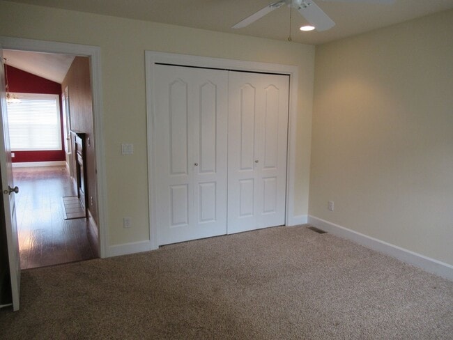 Building Photo - Charming 3 bedroom, 2 bath in Columbia Falls