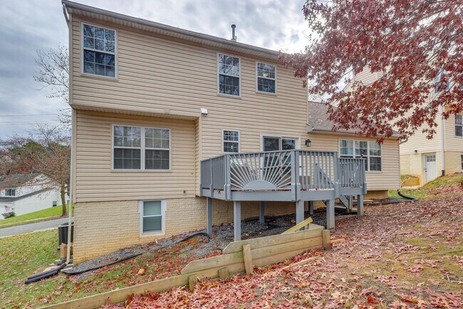 Building Photo - 3102 Hillside Ave