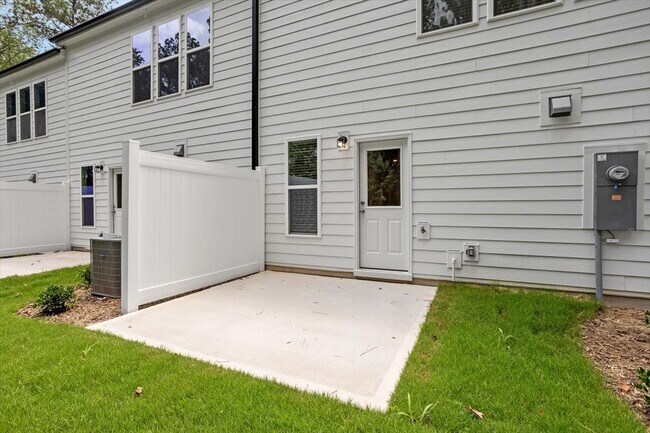 Building Photo - 103 Verlands Way