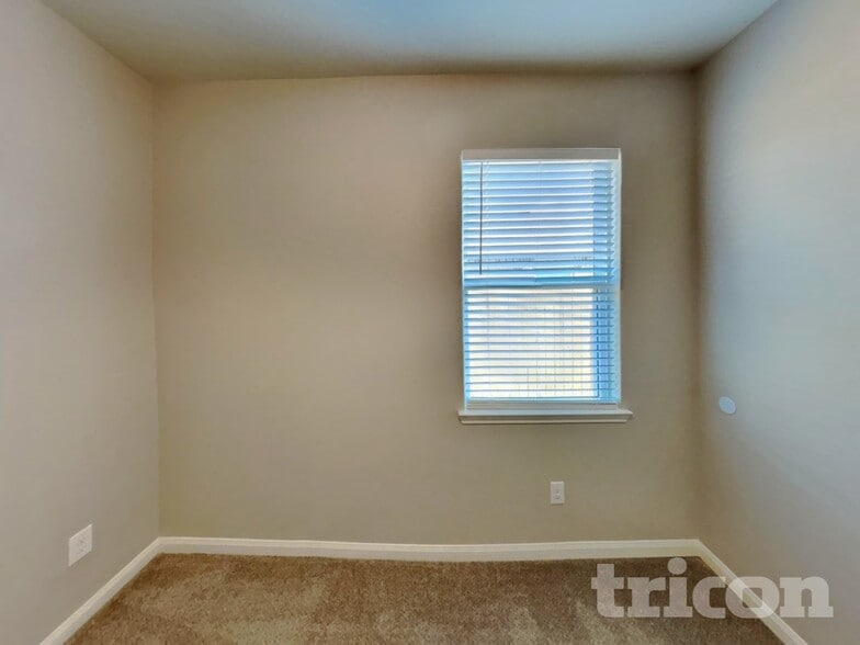 Building Photo - 116 Thorton Vine Dr