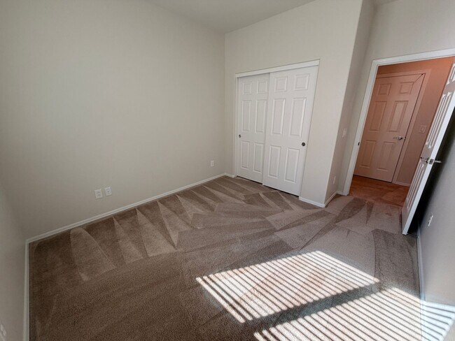 Building Photo - Live the Anthem Lifestyle! 3 Bed Home + Resort-Style Amenities