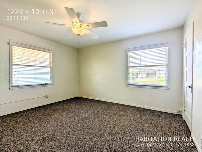 Building Photo - Pre-Lease!! Spacious 2 bed/1 bath Universi...