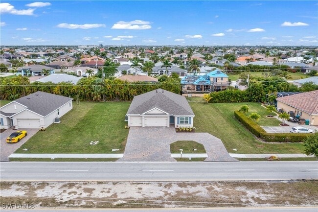 Building Photo - 1903 Cape Coral Pkwy W