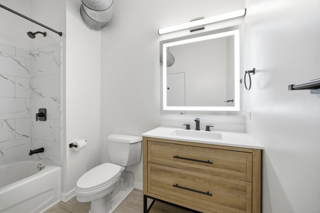 Building Photo - 1200 W Monroe St