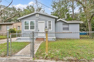 Building Photo - 1628 W 33rd St
