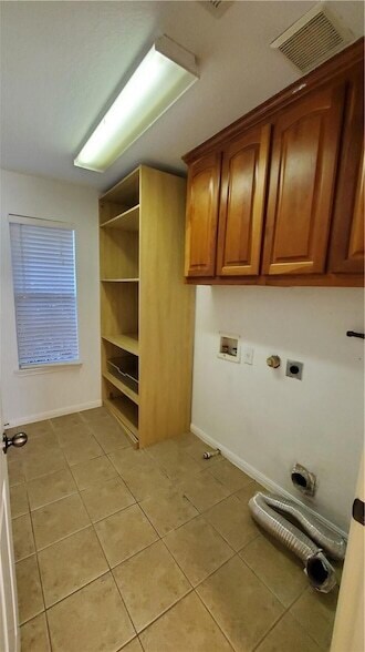 Building Photo - 9421 Lisi Anne Dr