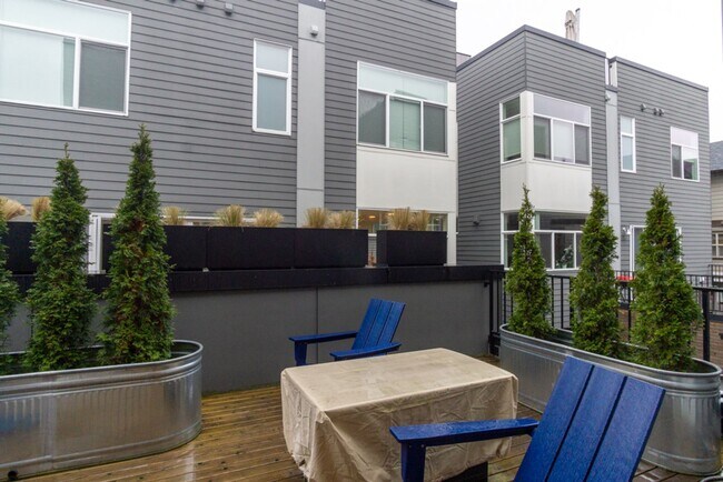 Building Photo - 3Bd/3Ba Seattle Townhome