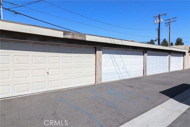 Building Photo - 2227 E Westport Dr