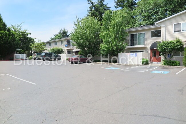 Building Photo - 4631 SW Luradel St