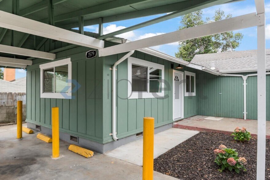 Building Photo - Unit