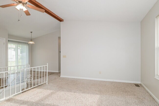 Building Photo - 2513 Weymouth Dr