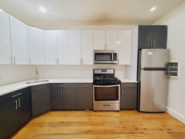 Unit 2 - 162 Clendenny Ave