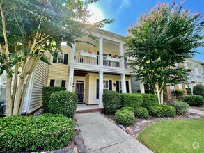 Building Photo - Fabulous Townhome In Lexington! Attached G...