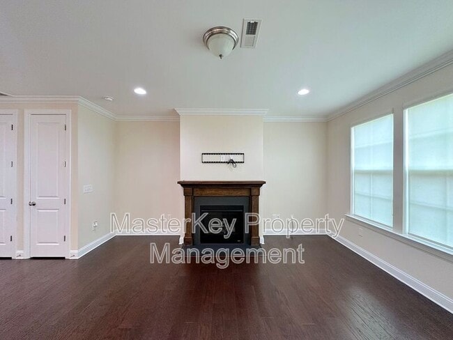 Building Photo - 761 McRae Rd