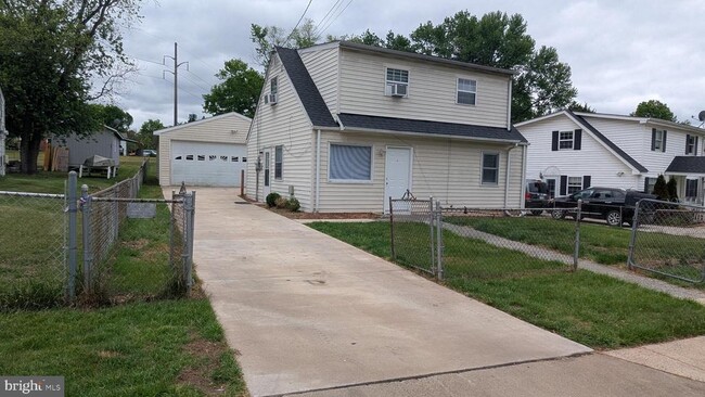 Building Photo - 153 Polk Dr