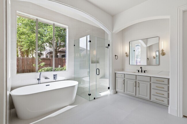 Building Photo - 25707 Pierrmont Ct