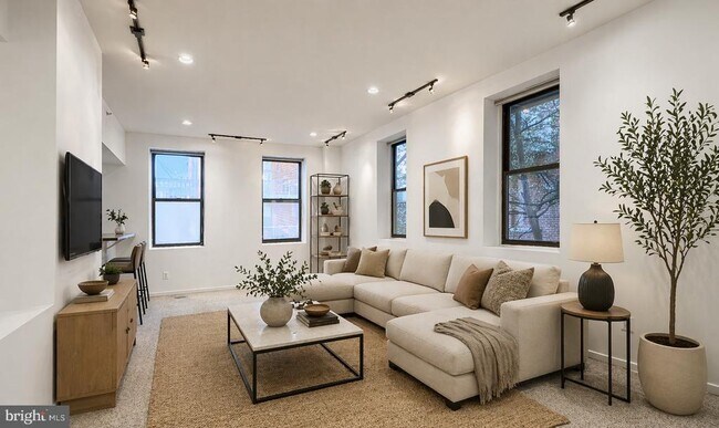 Building Photo - 1211 Light St