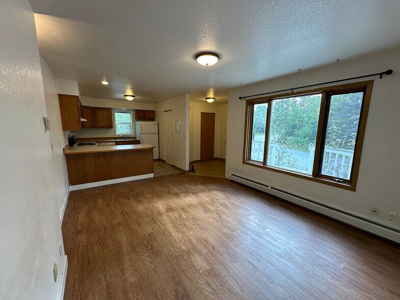 Primary Photo - 1180 N Elsinore Ave