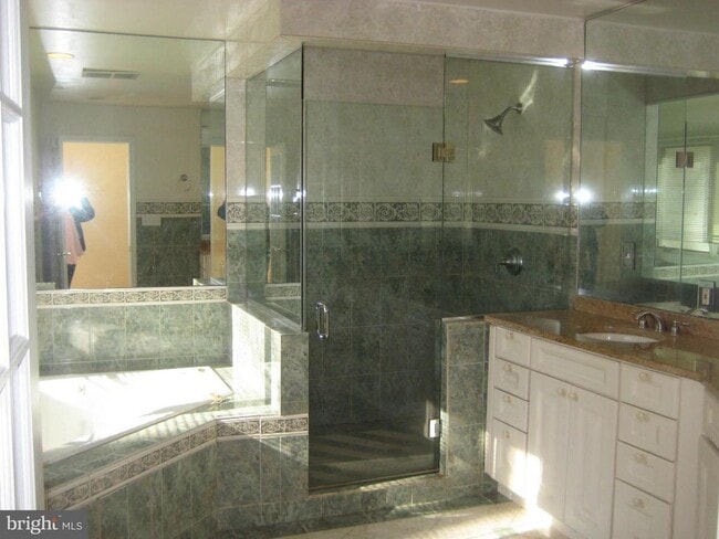 Building Photo - 8022 Cypress Grove Ln