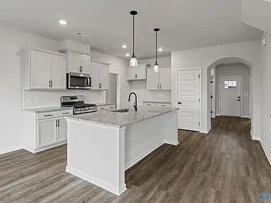 Building Photo - 113 Striker Ln