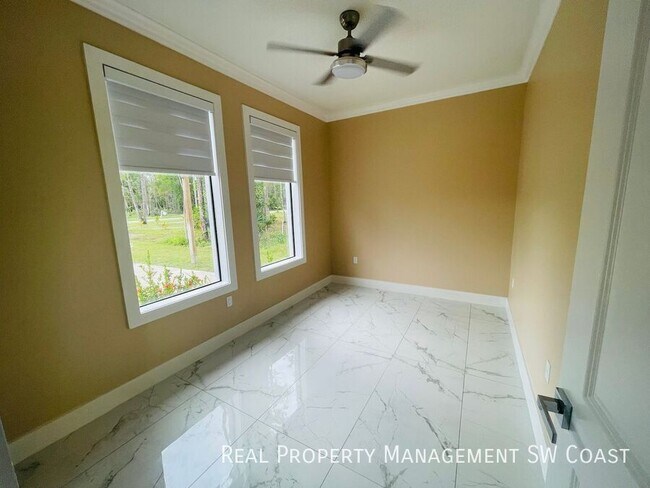 Building Photo - 4267 4th Ave SE