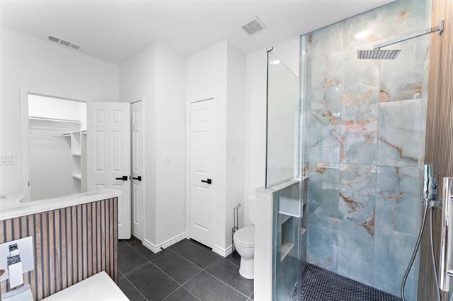 Building Photo - 7022 Cottonwood Cir