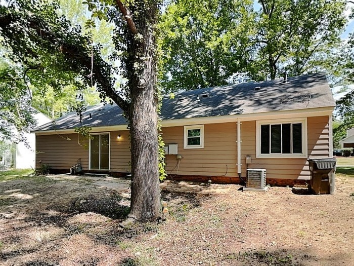 Building Photo - 6900 Duncroft Ln