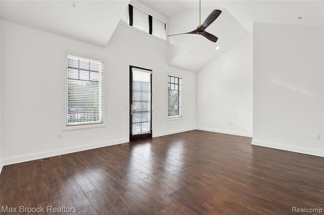 Building Photo - 431 S Eton St