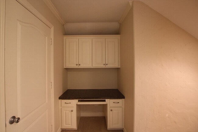 Building Photo - 1202 River Bend Dr